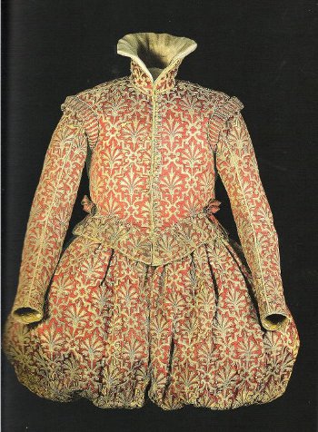 Španelský oděv z let 1590-1610 patří do sbírky muzea Reggio Emilia (kolekce Galleria Parmeggiani)