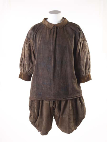Shirt and breeches called slops worn by a sailor in 17th century. Museum of London. Copyright Museum of London