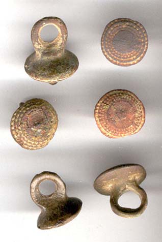 Buttons from the 12th century, www.livinghistory.cz