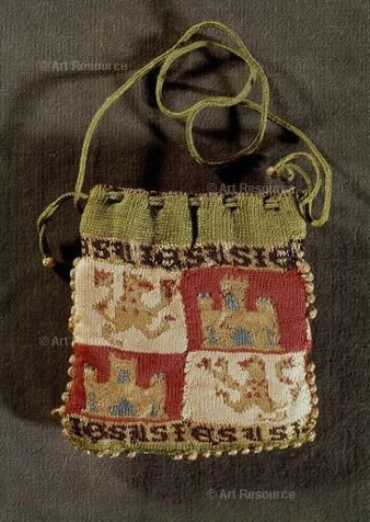 Purse, made in Castile in 13th century. Toledo cathedral.