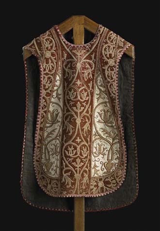 Chasuble italské výroby je k vidění v Ecouen, Musée national de la Renaissance (16. století), zdroj Reuninion dos Musees National